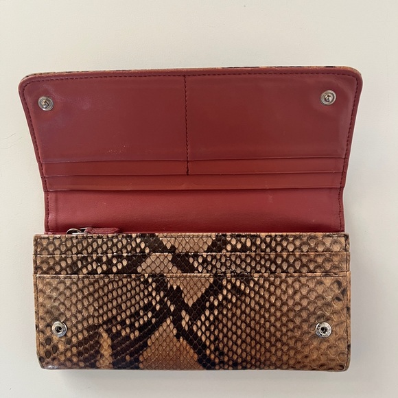 PRADA **RARE Python Matinee continental bi-fold wallet. Rose-colored interior. - Picture 5 of 12